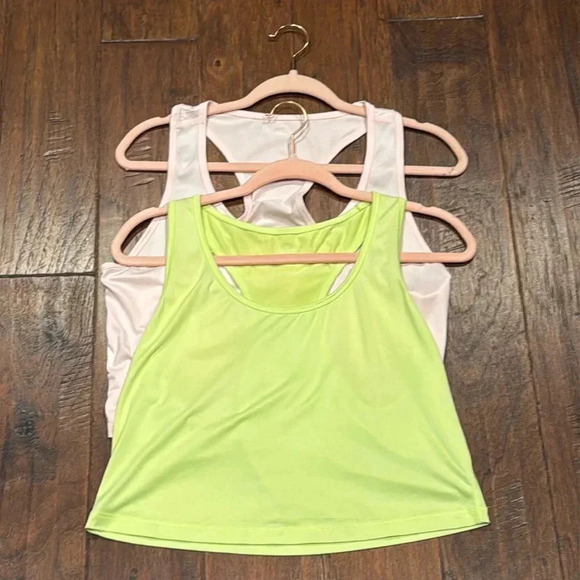 Forget Me Not Set of 2 XL Yogalicious Tank Tops (Tags were removed!) - Picture 2 of 13